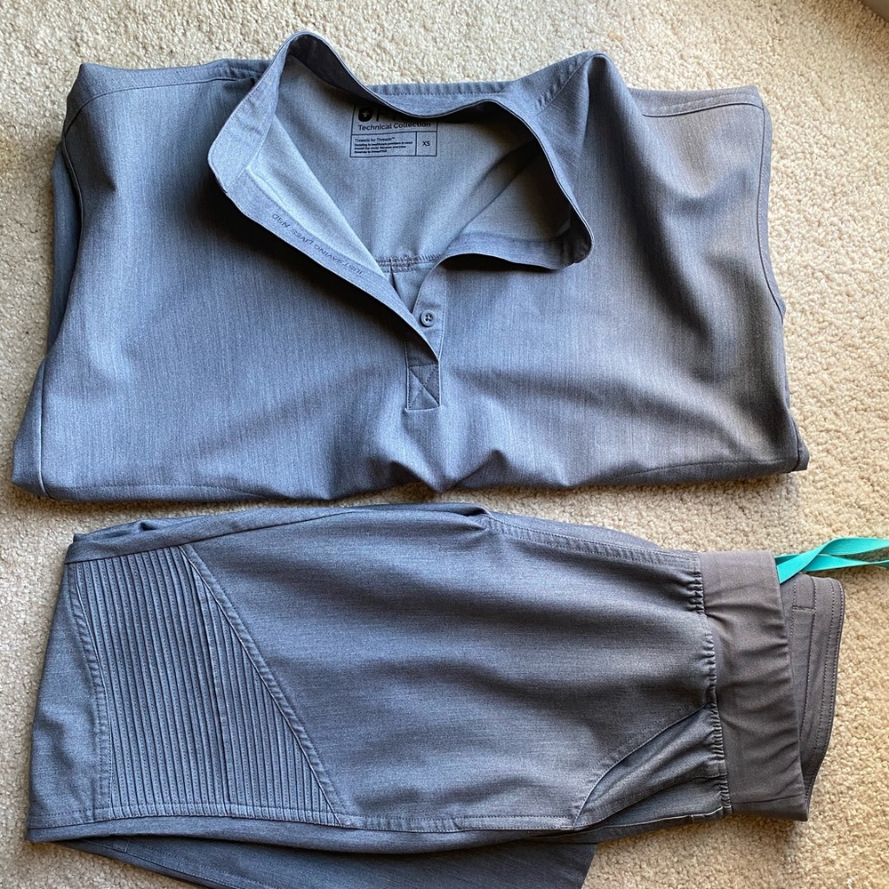 Figs scrubs set